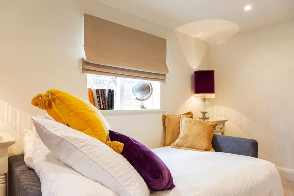 Dorney Windsor Legoland 5 Star Stay For Upto 14 Guests Exterior photo